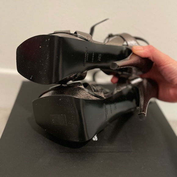 Saint Laurent
Tribute Leather 105mm Platform Sandals great condition, size 36+L - Picture 4 of 4